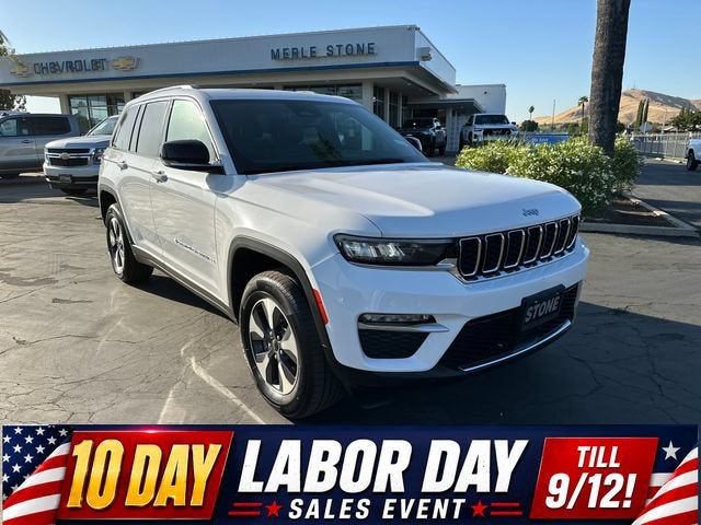 2024 Jeep Grand Cherokee 4xe Base in White — front three-quarter view