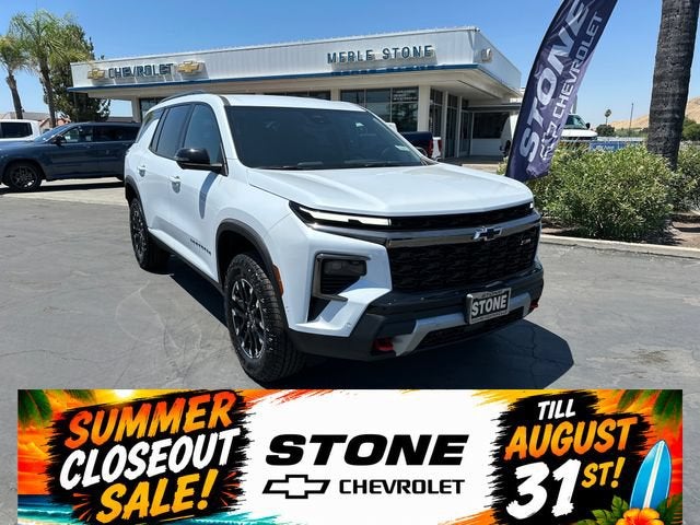 2026 Chevrolet Traverse Z71 in Polar White Tricoat — front three-quarter view