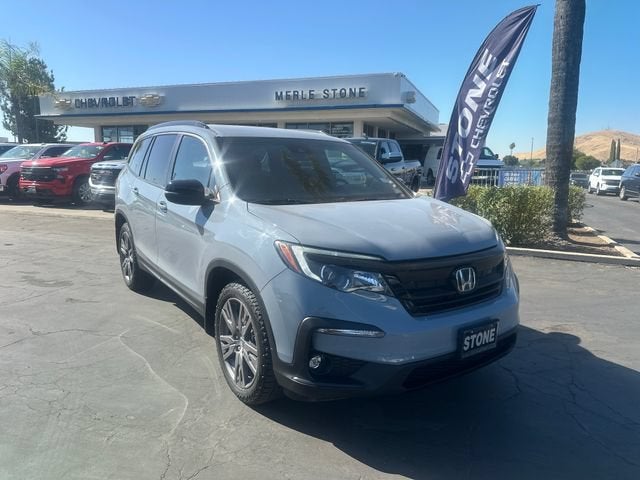 2022 Honda Pilot 2WD Sport in Gray — front three-quarter view