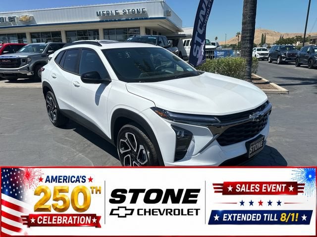 2026 Chevrolet Trax 2RS in Summit White — front three-quarter view